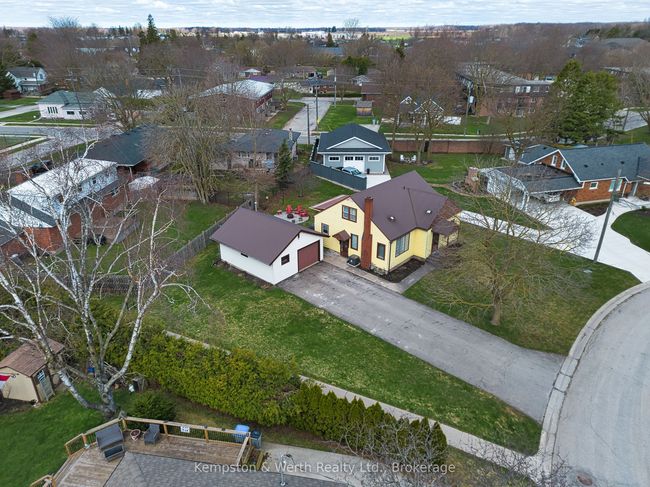 11 Churchill Dr, House other with 2 bedrooms, 1 bathrooms and 6 parking in Listowel ON | Image 39
