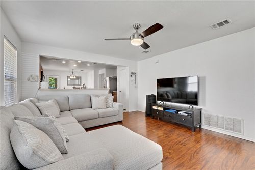 6801 Campina Xing, Del Valle, TX, 78617-3563 | Card Image