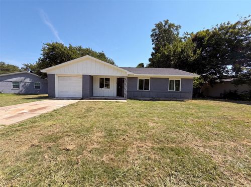 2505 Plaza St, Arlington, TX, 76010-3218 | Card Image