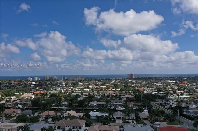 4000 Ne 23 Rd Ave, House other with 3 bedrooms, 4 bathrooms and null parking in Lighthouse Point FL | Image 45