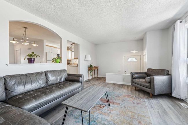 164 Maunsell Close Ne, Home with 2 bedrooms, 2 bathrooms and null parking in Calgary AB | Image 8