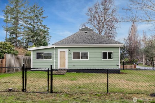 214 17th St Ne, Long Beach, WA, 98631-3640 | Card Image