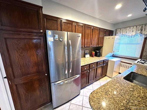 19a-251 61st Ave, Little Neck, NY, 11362-2428 | Card Image