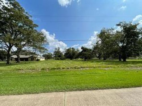317 Wagon Wheel Trl, Angleton, TX, 77515-8022 | Card Image