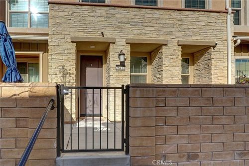 26417 Choral Dr, Santa Clarita, CA, 91350 | Card Image