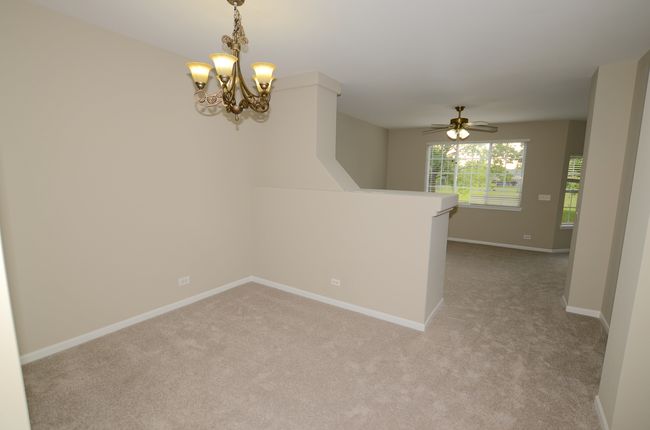 1211 Townes Cir, Townhouse with 3 bedrooms, 4 bathrooms and 2 parking in Aurora IL | Image 11