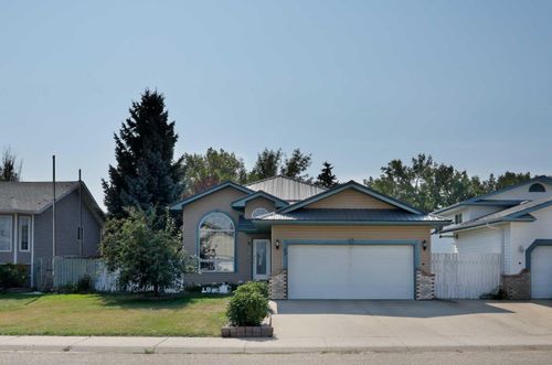 31 Upland Road W, Brooks, AB, T1R1G7 | Card Image
