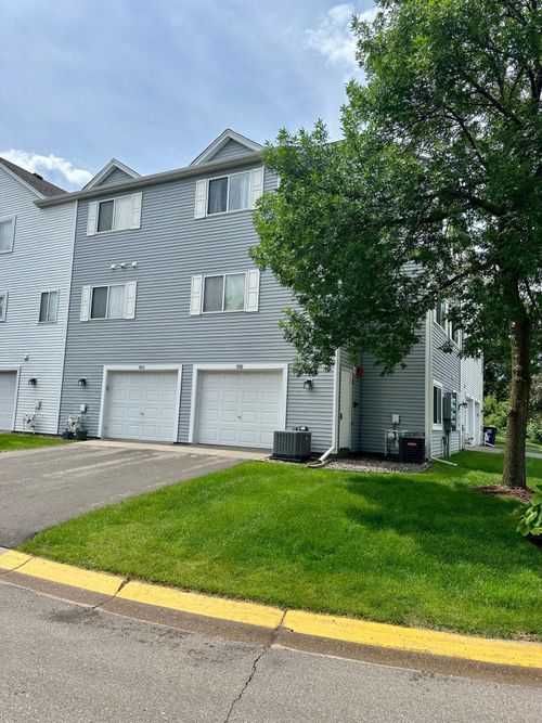 9100 Terra Verde Trl, Eden Prairie, MN, 55347-5255 | Card Image