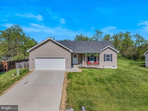 326 Soldier Dr, BUNKER HILL, WV, 25413-1001 | Card Image