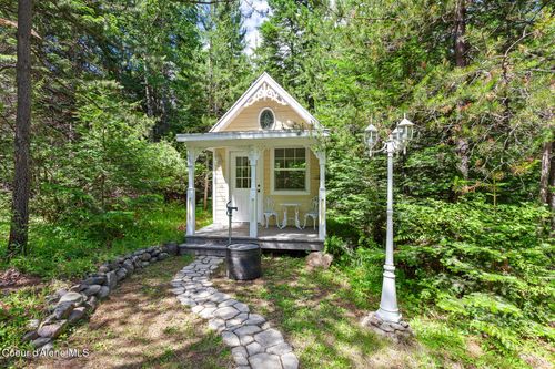 306 Pinewood Ln, Cocolalla, ID, 83813-8400 | Card Image