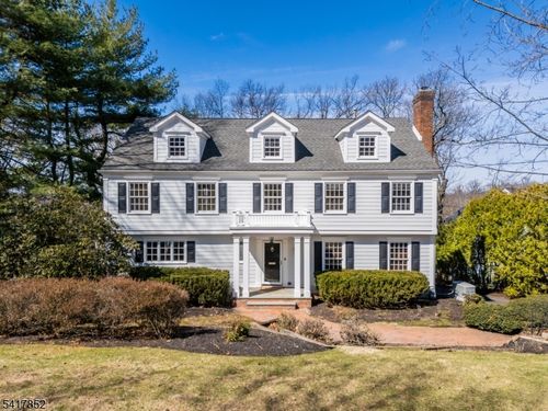 71 Dale Dr, Summit, NJ, 07901-3104 | Card Image
