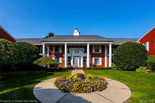 102-19710 W 13 Mile Rd, Beverly Hills, MI, 48025-5168 | Card Image