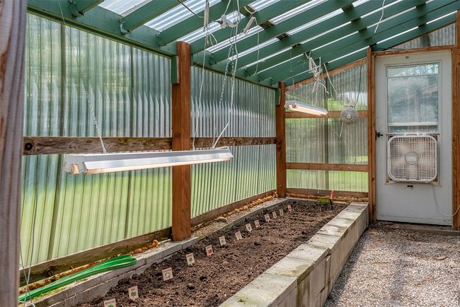Green house ready for the gardener | Image 49