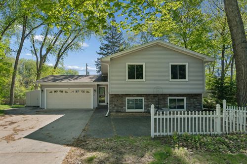 75 Pleasant Ln E, Excelsior, MN, 55331-8579 | Card Image