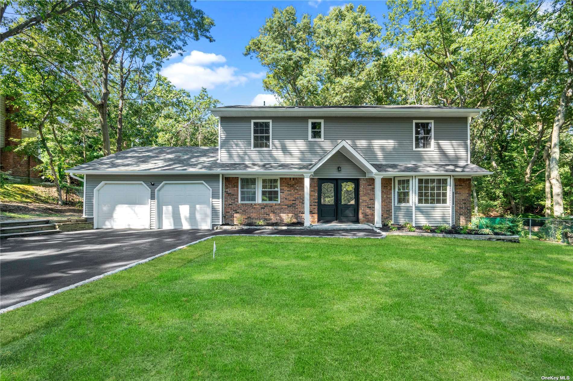 Alice Ln, Smithtown, NY 11787