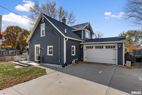 1406 26th St, Bettendorf, IA, 52722-3812 | Card Image