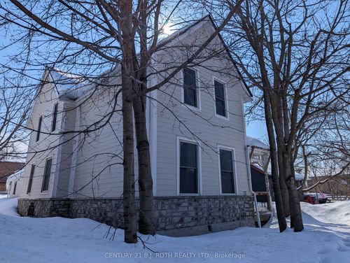 57 Penetang St, Barrie, ON, L4M1V5 | Card Image