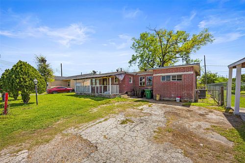 13338 Vicksburg Street, Houston, TX, 77015 | Card Image