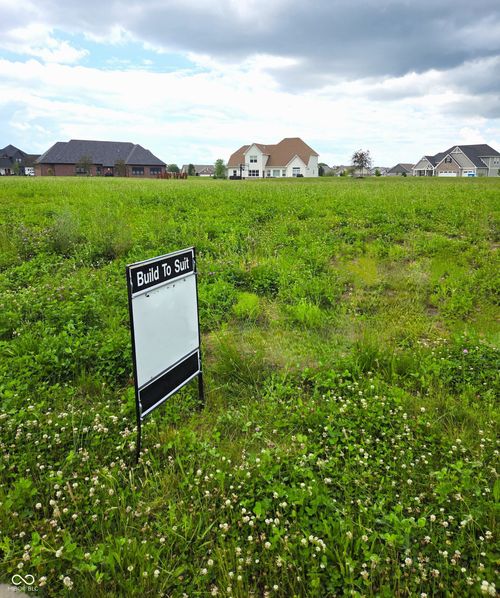 3228 S Overlook Pass, New Palestine, IN, 46163-9316 | Card Image