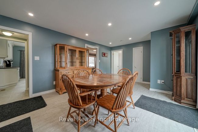 24 Loveys St E, House other with 3 bedrooms, 2 bathrooms and 5 parking in Hickson ON | Image 11