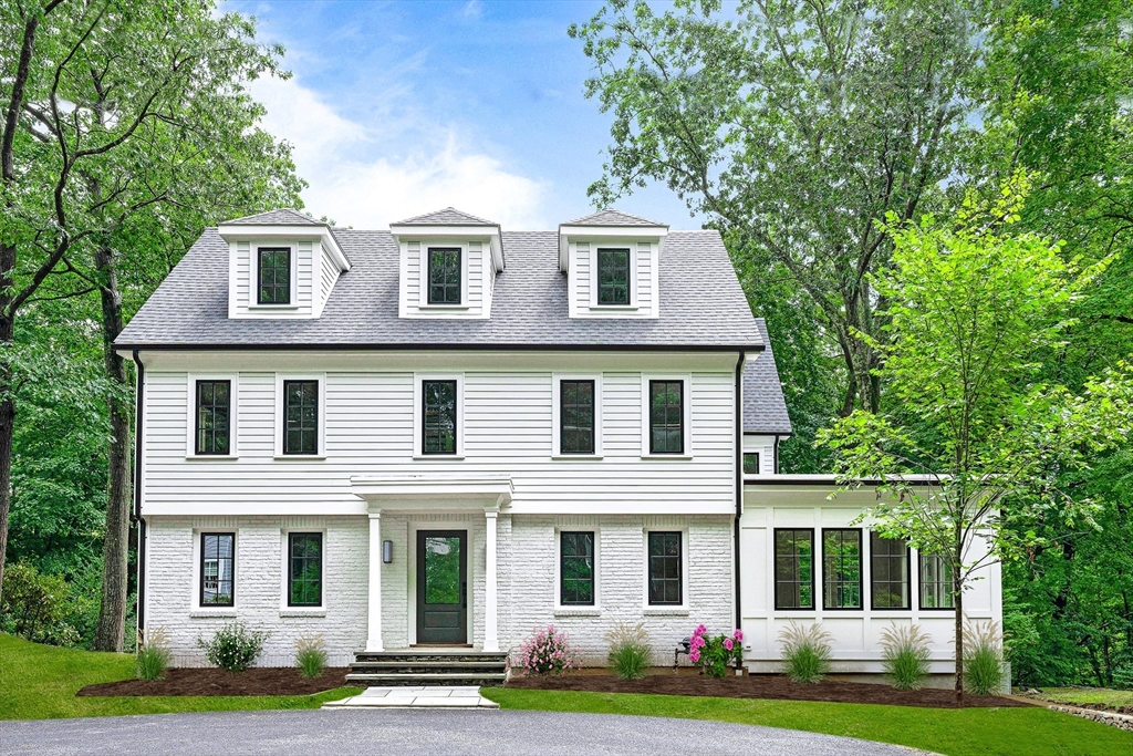 21 Colburn Rd, For Sale in Wellesley Zoocasa