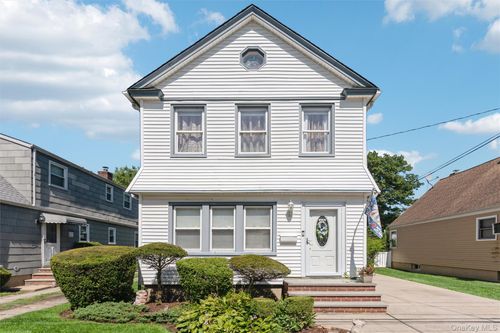 59 Sycamore Ave, Hempstead, NY, 11550-6113 | Card Image