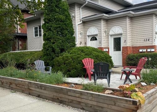 1-124 19 Ave Ne, Calgary, AB, T2E1N8 | Card Image