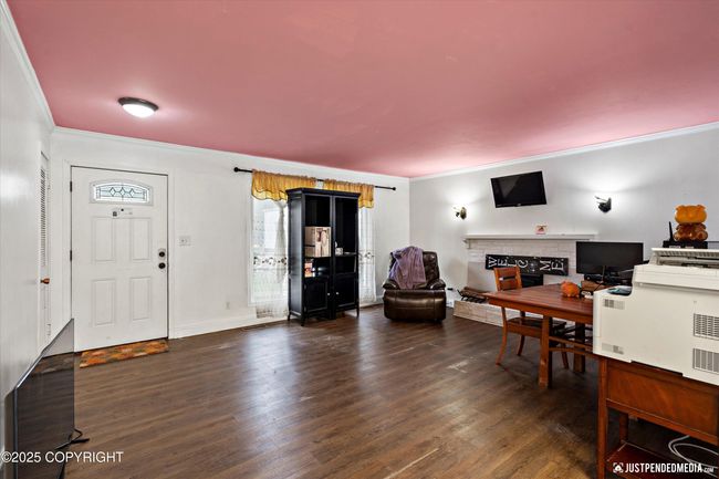 Living Room | Image 6