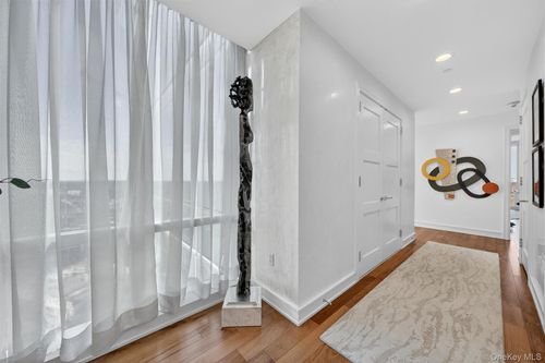 apt-ph6c-5 Renaissance Sq, White Plains, NY, 10601-3052 | Card Image