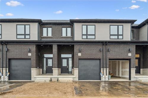 105 Wren Cres, Kitchener, ON, N2P0L5 | Card Image