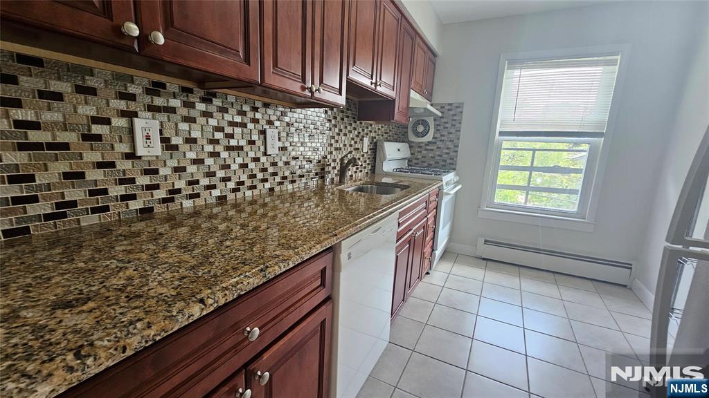 Residential Lease in Fort Lee 3