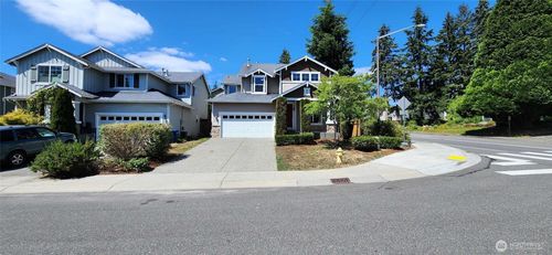 12956 Ne 200th Pl, Woodinville, WA, 98072-8688 | Card Image