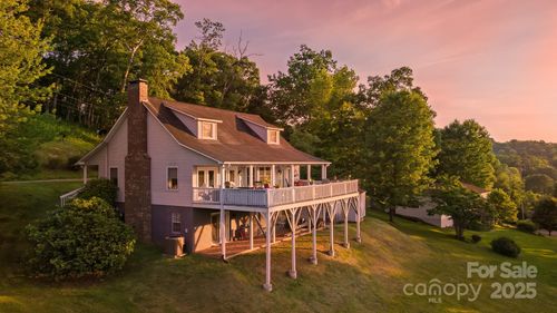 150 Lauren Ln, Franklin, NC, 28734-8992 | Card Image