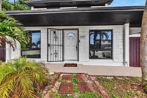 5287 Nw 193rd Ln, Miami Gardens, FL, 33055-6123 | Card Image