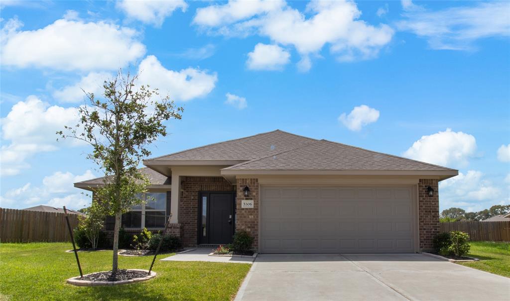 Vermilion Ct, Dickinson, TX 77539