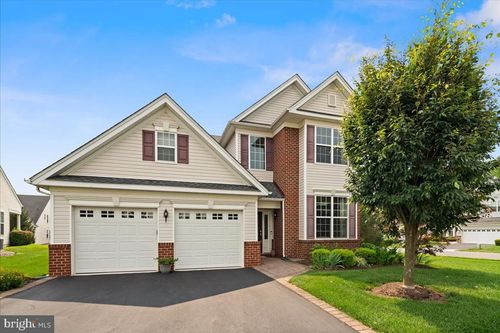 19 Dunwell Dr, KENDALL PARK, NJ, 08824-7023 | Card Image