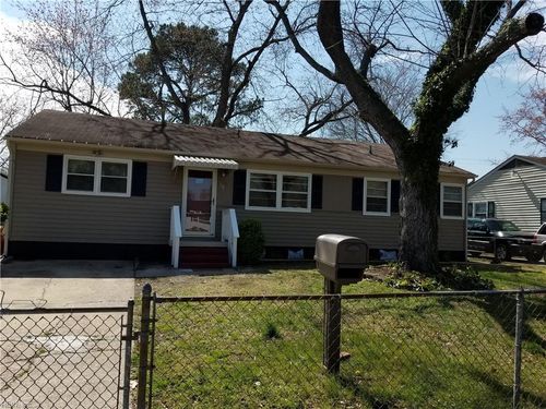 12 Clemwood Pkwy, Hampton, VA, 23669-1802 | Card Image