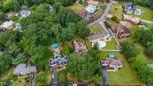 15 Old Rifle Camp Rd, Woodland Park, NJ, 07424-3102 | Card Image