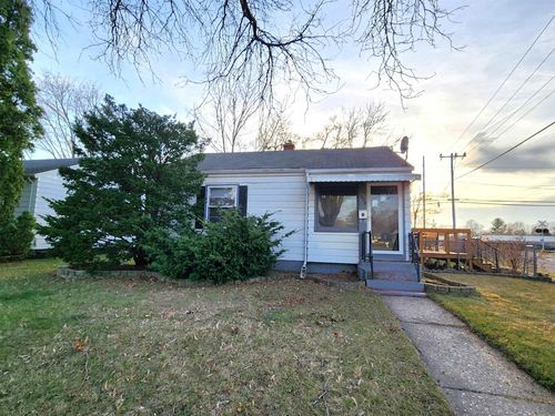 1878 Greenview Dr, Beloit, WI, 53511-3738 | Card Image