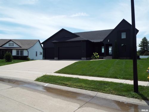 6745 Joseph Way, Bettendorf, IA, 52722-2398 | Card Image