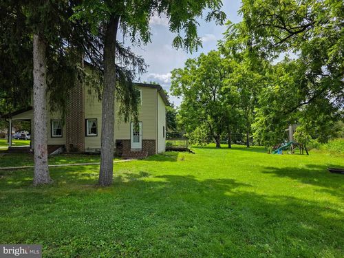 1207 Pine Rd, CARLISLE, PA, 17015-9372 | Card Image