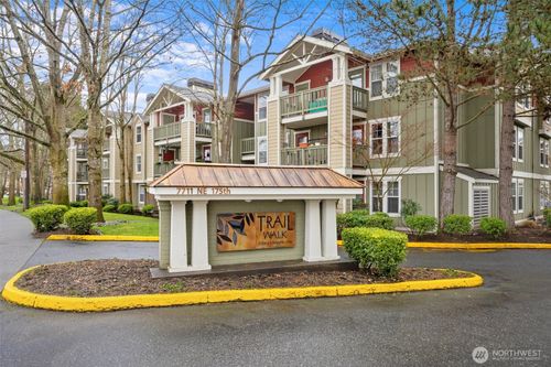 c305-7711 175th St, Kenmore, WA, 98028-3583 | Card Image