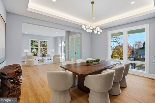 7306 Sportsman Dr, Falls Church, VA, 22043-1046 | Card Image