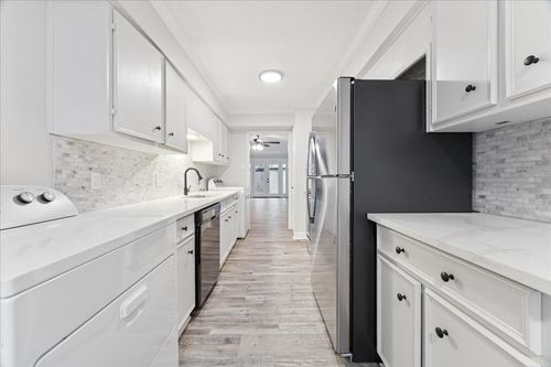 3286-13286 Trail Hollow Dr, Houston, TX, 77079-3748 | Card Image