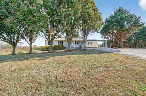 2039 Piedmont School Rd, Denton, NC, 27239-7820 | Card Image