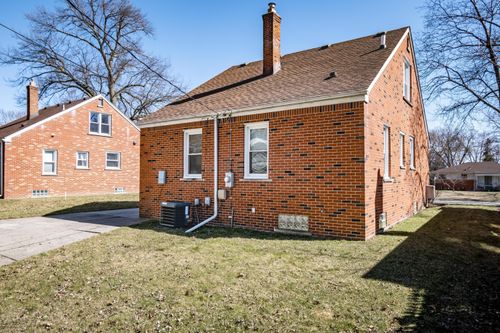 29067 Milton Ave, Madison Heights, MI, 48071-2512 | Card Image