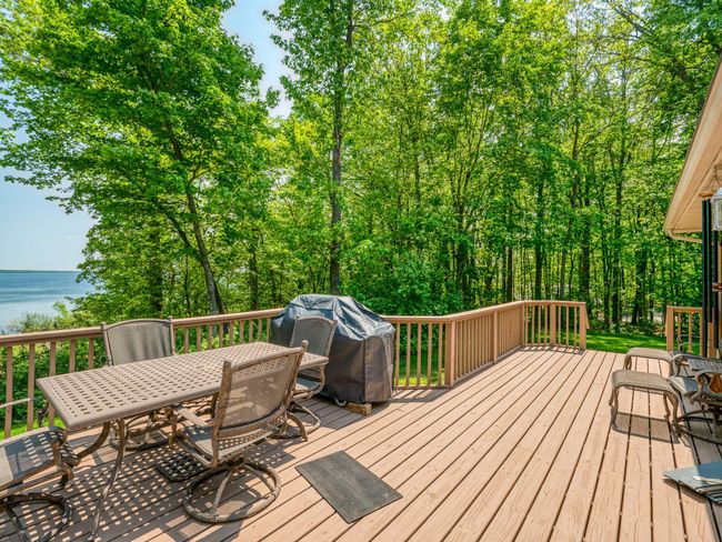 Lakeside deck | Image 50