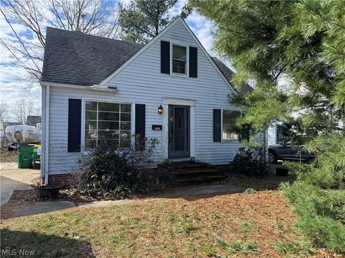 30102 Mildred Dr, Willowick, OH, 44095-4836 | Card Image