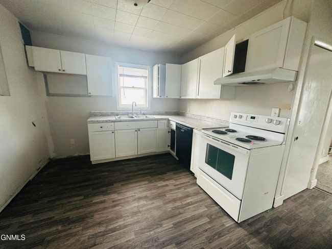 202 8 Th Ave Se, House other with 3 bedrooms, 1 bathrooms and null parking in Jamestown ND | Image 8