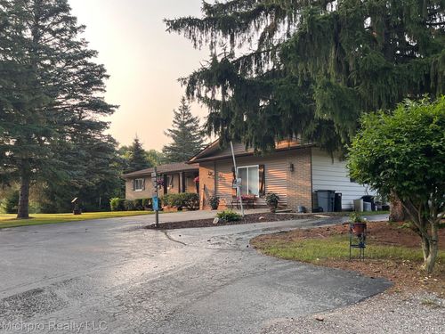 9306 Dodge Rd, Otisville, MI, 48463-9403 | Card Image